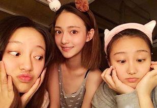 室友搞笑自拍,笑料横生瞬间回顾